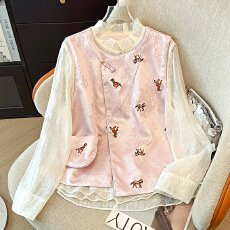 批发实拍新中式粉色刺绣小马马甲立领衬衫叠穿套装