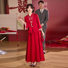 批发实拍<b class='q'>敬酒</b>服新娘红色套装高级感订婚衣服新中式出阁秀禾服婚服结婚