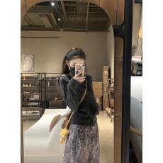 批发实拍实价 连帽灰色针织开衫外套修身毛衣百搭豹纹阔腿<b class='q'>裤</b><b class='q'>套装</b>