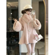 批发实拍实价 千金感毛领斗篷荷叶摆宽松显瘦呢子大衣外套<b class='q'>连衣裙</b>