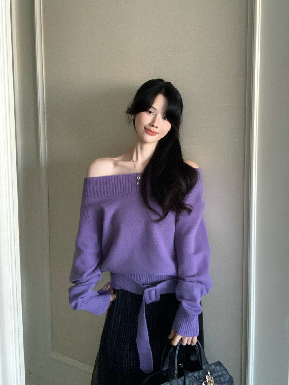실사 정가 한 여성 디자인 센스 벨트 섹션 품격 오프숄더 느슨함 센스 풀오버