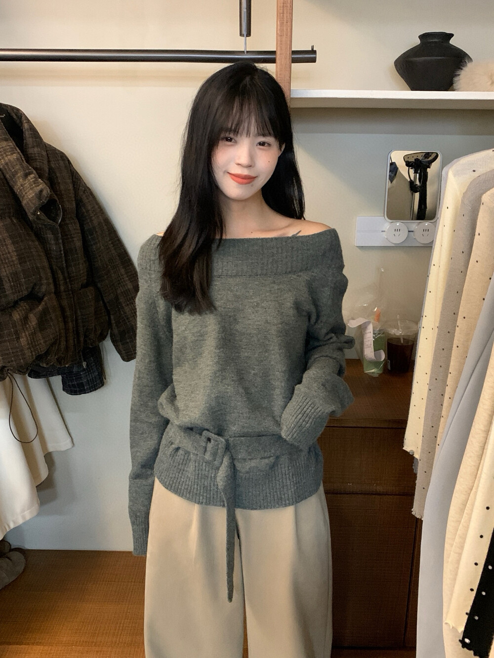 실사 정가 한 여성 디자인 센스 벨트 섹션 품격 오프숄더 느슨함 센스 풀오버