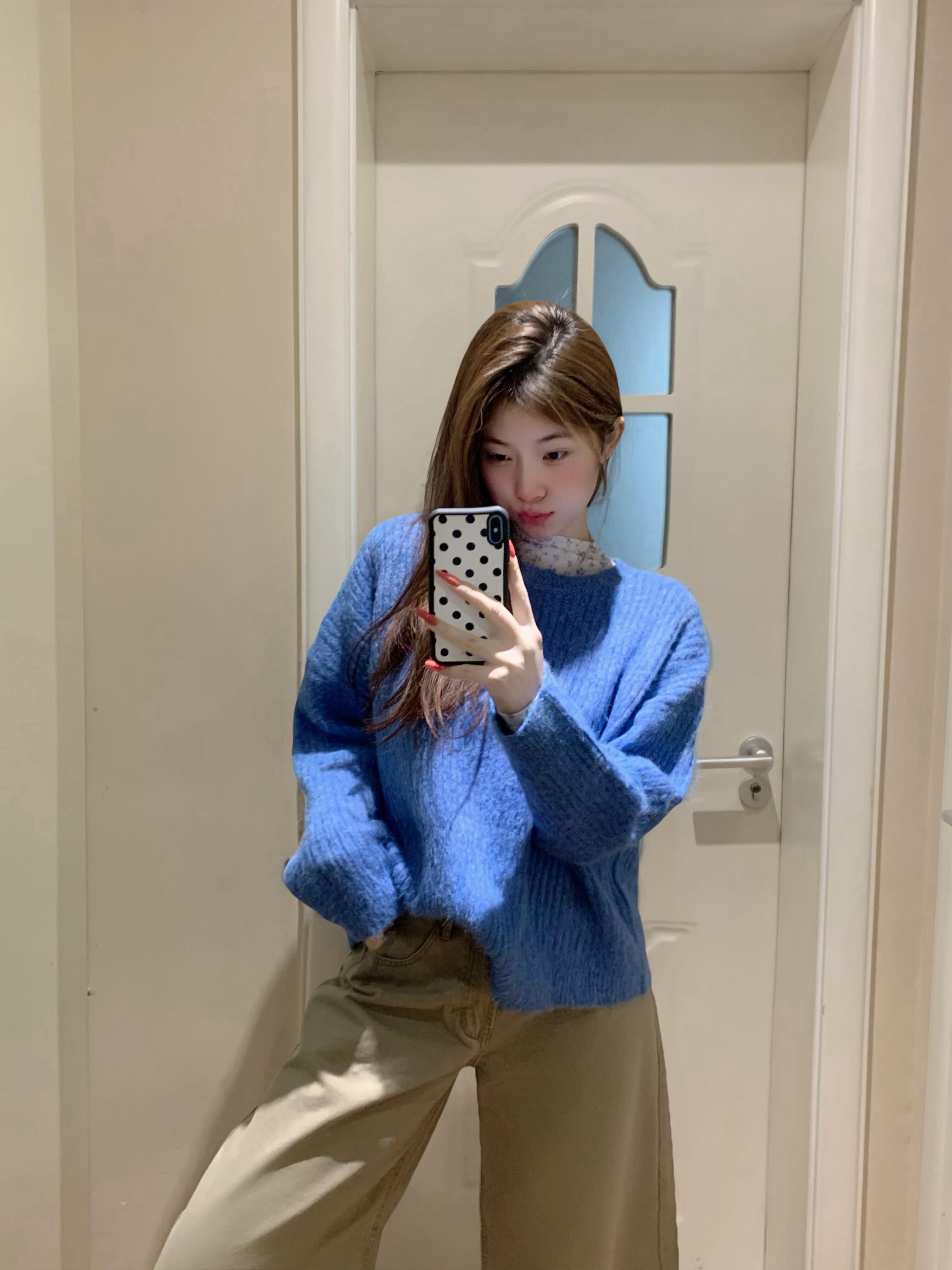 실사 정가 한 부서 파란색 작은 청신 라운드 넥 풀오버 스웨터 여자 가을 겨울 루즈핏 스택 착용 맨위
