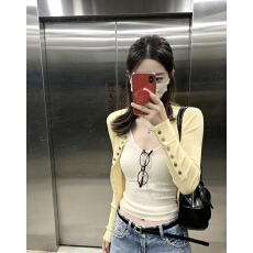 批发实拍实价 针织开衫女开春新款纽扣针织外套氛围感穿搭长袖两件套