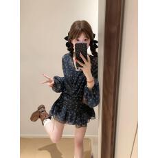 批发实拍实价 新款法式碎花v领长袖女装海边度假绝美收腰<b class='q'>连衣裙</b>