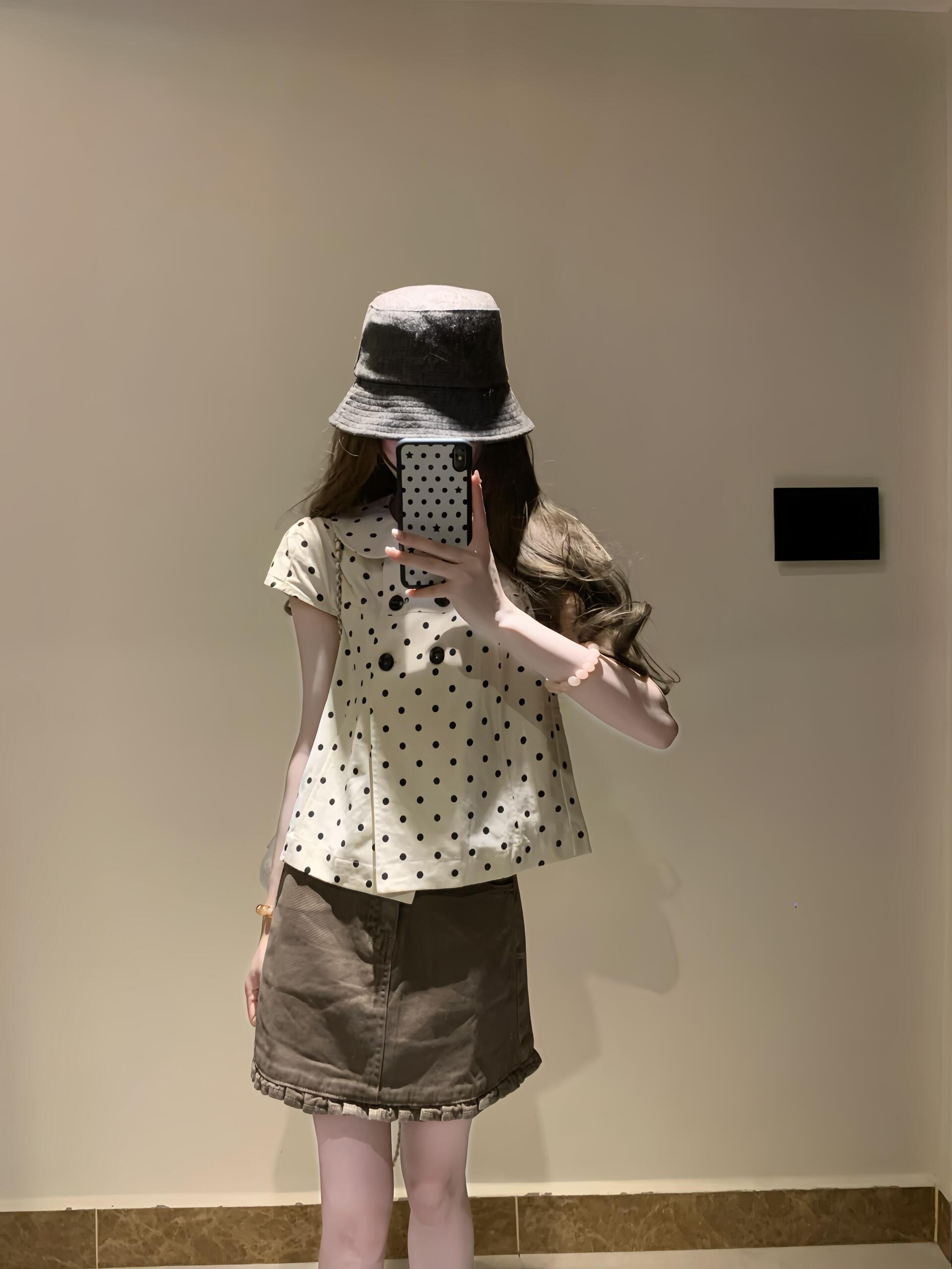 실사 정가 살구 색상 POLO 칼라 디자인 센스 자이언트 잘 생긴 아름다운 작은 맨위 베이비 칼라 도트 무늬 셔츠