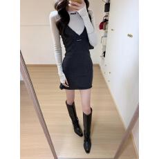 批发实拍实价 早春时髦叠穿深V领吊带裙女新款内搭打底短款<b class='q'>连衣裙</b>套装