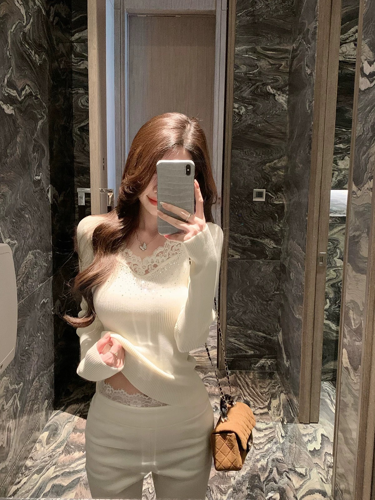 justqin 플로팅 라이트 꿈 그림자 2025 가을 겨울 새로운 다이아몬드 세팅 레이스 측면 니트 스웨터 만나는 스웨터 여자