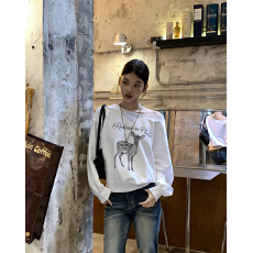 批发美式斜肩长袖卫衣女设计感印花气质露肩上衣