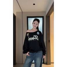批发美式斜肩长袖<b class='q'>卫衣</b>女设计感印花气质露肩上衣