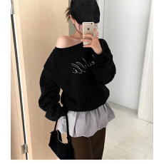 批发美式斜肩长袖<b class='q'>卫衣</b>女设计感印花气质露肩上衣