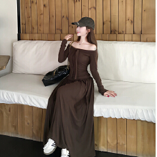 批发时尚气质女纯欲一字肩修身显瘦T恤+高腰显瘦垂感半身裙两件套