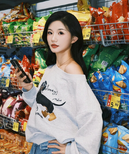 아메리칸 핫걸 슬림해 보이는 비스듬한 어깨 후드티 여성 가을 루즈핏 오프숄더 맨위