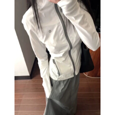 批发白色户外防晒衣女夏季<b class='q'>新款</b>轻薄透气防晒服修身立领运动风薄款外套