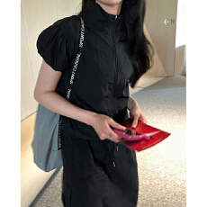 批发美式慵懒风高领登山服休闲工装短袖外套<b class='q'>女士</b>夏季新款拉链款冲锋衣