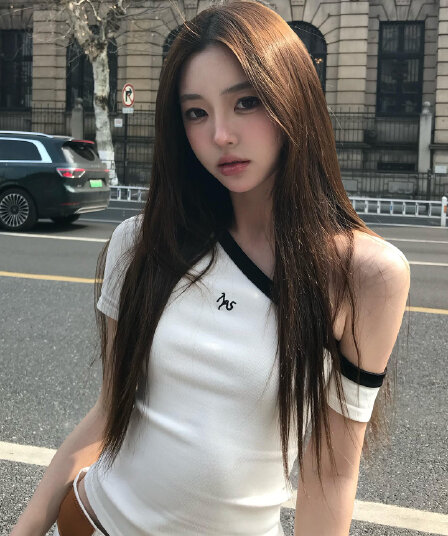 핫걸 바람이 아닙니다. 대칭 오프숄더 반팔 티셔츠 여성 여름 화이트 맨위