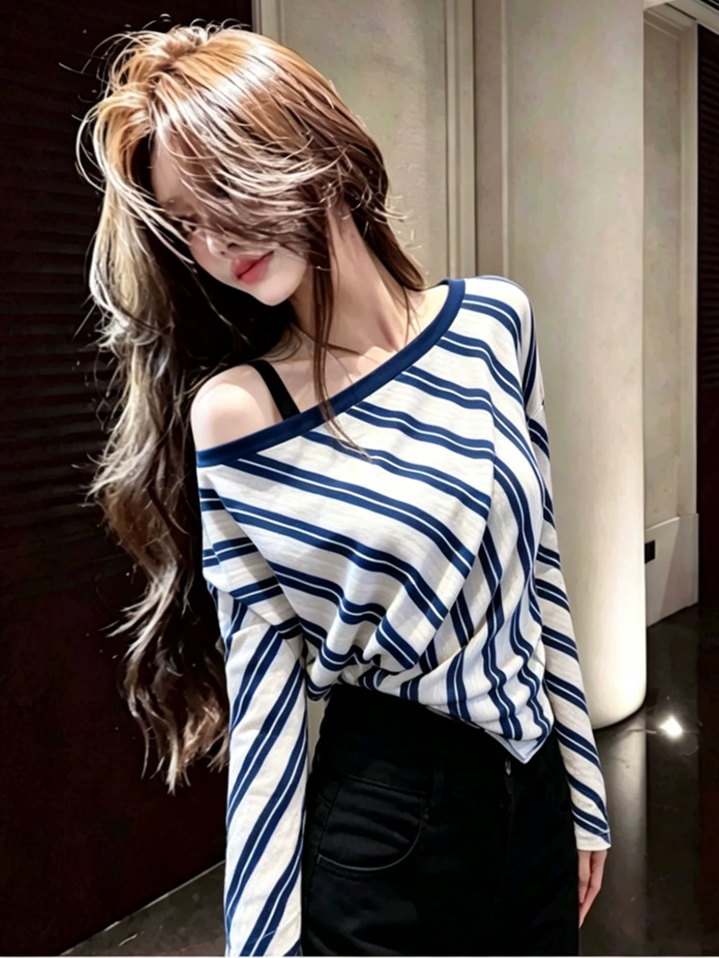 패션 레트로 스타일 스트라이프 배색 비스듬한 어깨 긴팔 여름 새로운 작은 대중 출퇴근 루즈핏 티셔츠