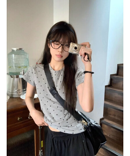 한 부서 새로운 패션 라운드 넥 도트 무늬 반팔 공란 에디션 맨위