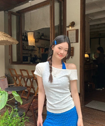 원본 구덩이 기사 행침 목 행침 벨트 가슴 패드 여름 새로운 핫걸 몸매 가꾸기 쇼트 스타일 오프숄더 맨위
