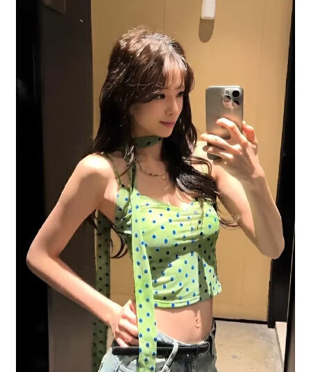프랑스식 도트 무늬 프린트 V넥 캐미솔 여름 디자인 센스 작은 대중 몸매 가꾸기 핫걸 인사이드 가져 가라. 쇼트 스타일 맨위