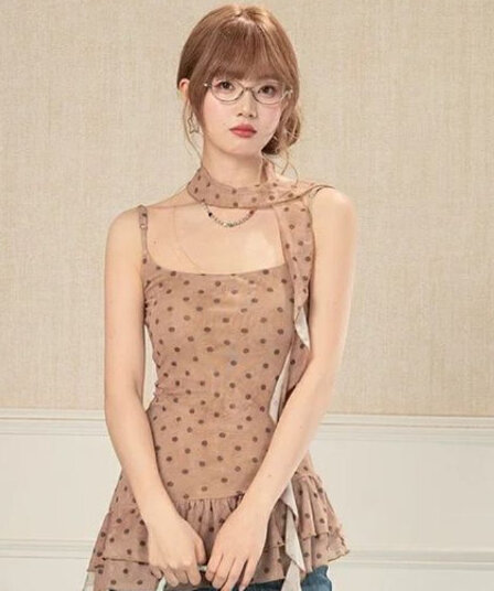 순수한 욕망 핫걸 도트 무늬 프릴 캐미솔 2026 여름 새로운 불규칙 품격 리본 맨위