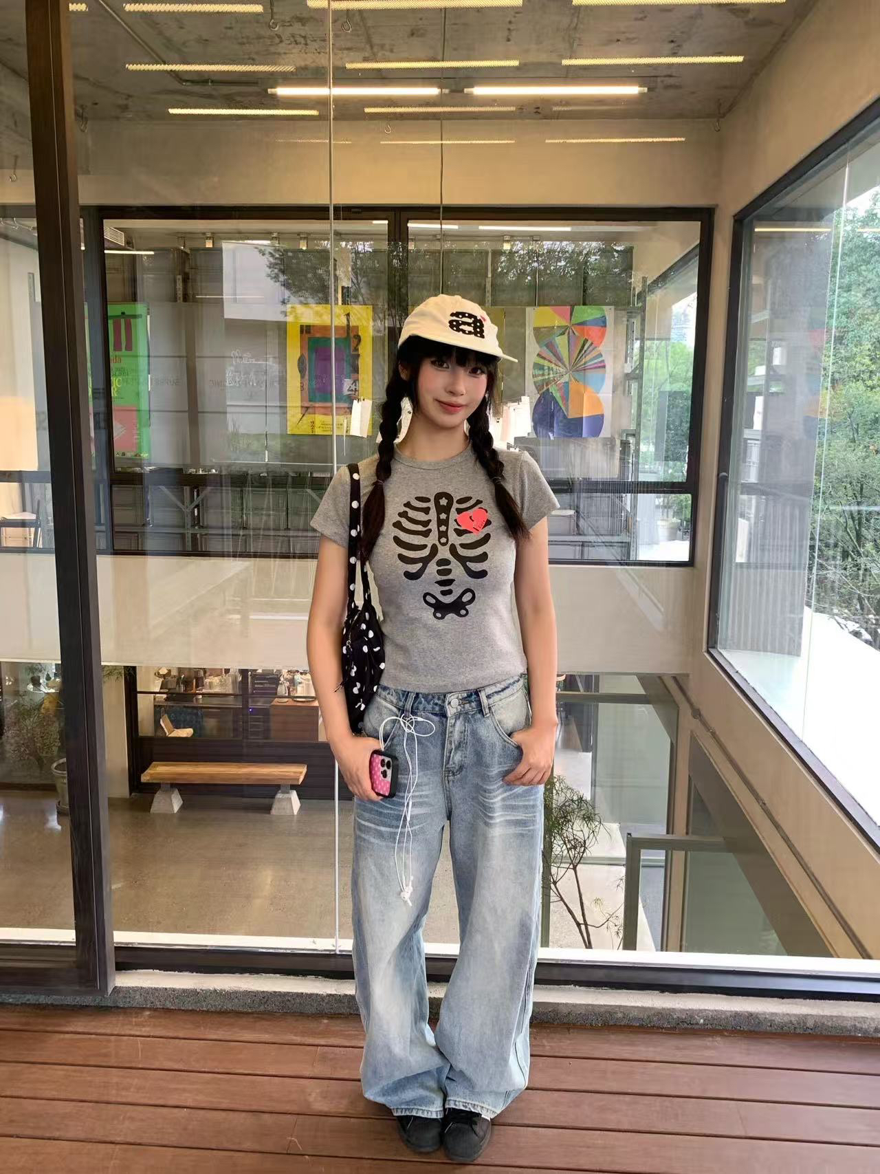 아메리칸 레트로 순면 몸매 가꾸기 긍정적 인 어깨 라운드 넥 프린트 반팔 티셔츠