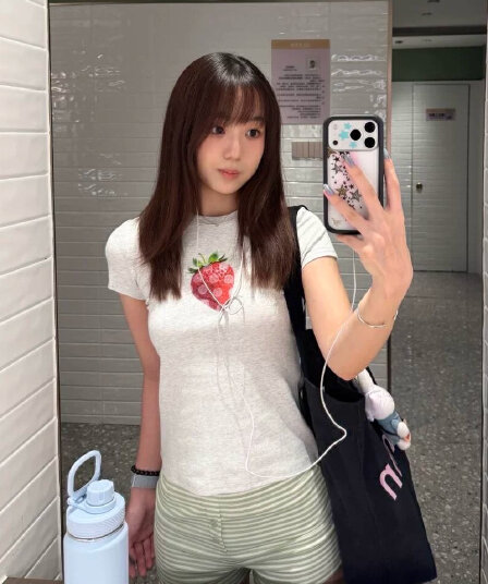 아메리칸 레트로 순면 몸매 가꾸기 긍정적 인 어깨 라운드 넥 프린트 반팔 티셔츠
