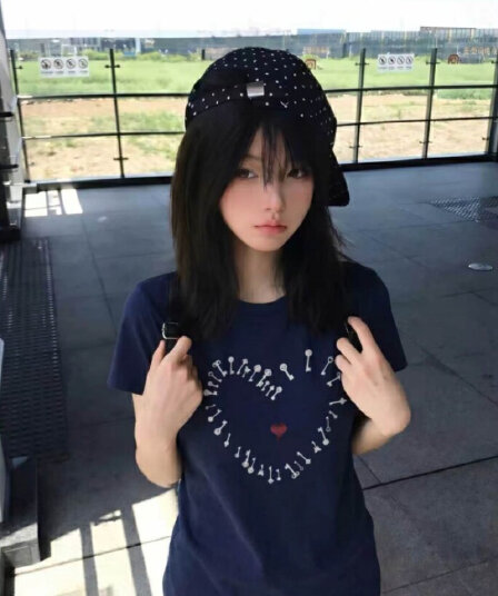 아메리칸 레트로 순면 몸매 가꾸기 긍정적 인 어깨 라운드 넥 프린트 반팔 티셔츠