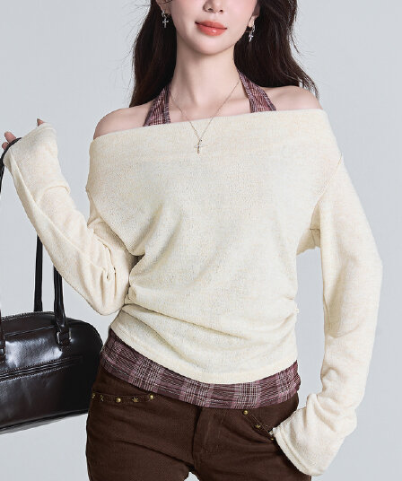 가을 새로운 핫걸 작은 대중 페이크 레이어드 패치워크 배색 오프숄더 티셔츠 여성 긴 소매 몸매 가꾸기 슬림해 보이는 쇼트 스타일 맨위