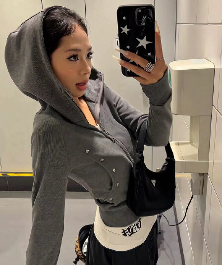 면 달팽이 구두 아메리칸 레트로 징 몸매 가꾸기 지퍼 짧은 여성 코트 디자인 센스 회색 오픈 가디건 후드티 트렌디