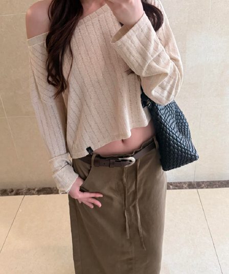한 부서 비스듬한 칼라 오프숄더 루즈핏 마이크로 ~을 통해 긴팔 티셔츠 여성 조기 가을 슬림해 보이는 질감 센스 자외선 차단 블라우스