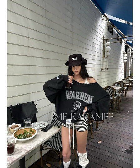 남자 바 면 아메리칸 핫걸 바람 페이크 레이어드 알파벳 프린트 여성 26 가을 새로운 패션 긴팔 오프숄더 맨위