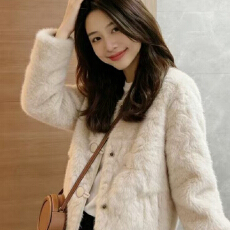 批发小香风羊羔毛<b class='q'>外套</b><b class='q'>女</b>装高级感百搭短款毛毛上衣2026秋季<b class='q'>新款</b>