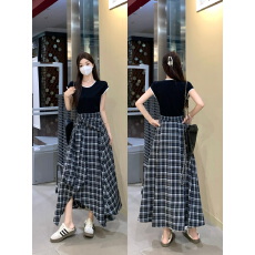 批发实拍 大码小众收腰显瘦黑色上衣拼接不规则休闲<b class='q'>格</b>子假两件<b class='q'>连衣裙</b>