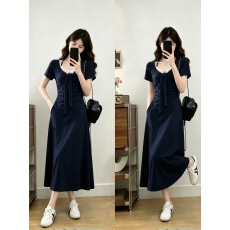 批发实拍  <b class='q'>大码</b>2026花边拼接挂脖连衣裙女装夏季新款修身显瘦休闲长裙