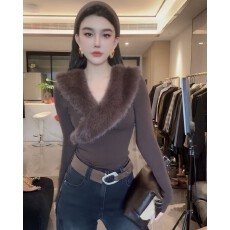 批发纯欲辣妹毛领拼接V领长袖T恤<b class='q'>女</b>秋冬新款设计感内搭修身<b class='q'>打底衫</b>上衣