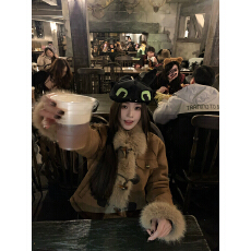 批发小君君布兰妮 京都贵女/保暖一绝复古做旧烫金环保皮毛一体外套