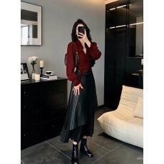 批发巨好看冬装一整套<b class='q'>裙</b>红色V领<b class='q'>灯笼</b>袖连衣<b class='q'>裙</b>女不规则设计感长<b class='q'>裙</b>套装