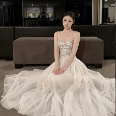 批发法式印花碎花吊带连衣<b class='q'>裙</b>女春季收腰显瘦气质纯欲风长款网纱<b class='q'>礼服</b><b class='q'>裙</b>