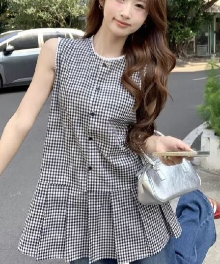 한 부서 싱글 줄 버튼 체크무늬 민소매 조끼 원피스 2026 여름 새로운 연령 감소 작은 키 플리츠 미니 스커트 여성