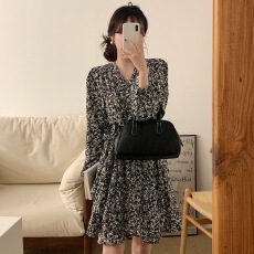 批发法式黑色茶歇碎花<b class='q'>连衣裙</b>女春秋新款赫本风V领收腰显瘦洋气a字裙子