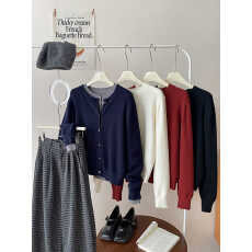 批发日韩系复古爱心小金扣毛针织开衫女秋冬洋气外套休闲内搭叠穿上衣