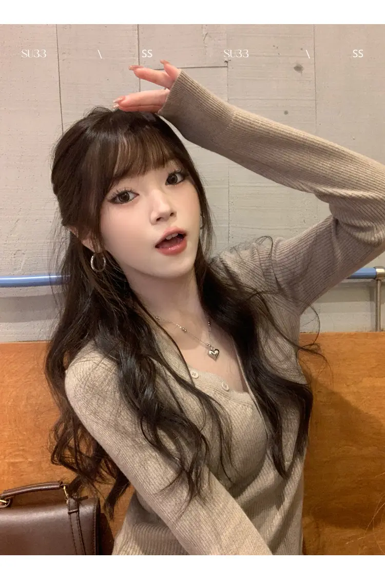 V넥 버튼 니트 상세 이미지 18