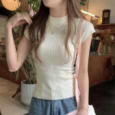 批发别致夏季法式圆领镂空<b class='q'>t</b><b class='q'>恤</b>女士高级感冰丝针织短袖不规则修身上衣