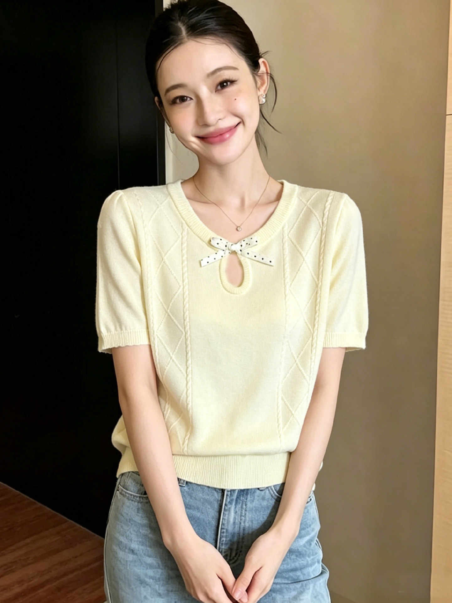 디자인 센스 살구 색상 나비 매듭 꽈배기 홀로우 아웃 반팔 티셔츠 여성 여름 루즈핏 슬림해 보이는 주간 실크 마 니트 맨위