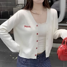 批发白色针织开衫外套女新款秋季穿搭高级感外搭毛衣韩系早秋上衣