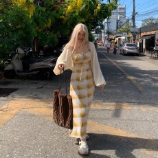 批发大码气质夏日甜美小清新黄格<b class='q'>吊带</b>连衣裙夏淑女风显白收腰显瘦<b class='q'>长裙</b>