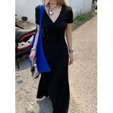 批发大码气质v领褶皱设计感弹力黑色短袖连衣裙<b class='q'>夏</b>法式赫本风收腰长裙