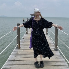 批发大码高级感气质宽松遮肉显瘦法式茶歇黑波点连衣裙旅游度假风长裙