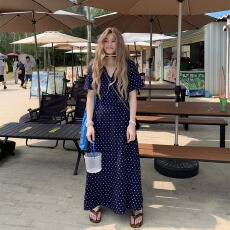 批发大码法式初恋复古温柔气质收腰波点连衣裙韩版旅游度假风显瘦长裙